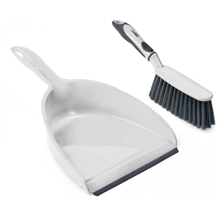 Mera's broom and dustpan – 3