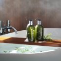 Molton Brown M.Brown Flora Luminare Bath & Dušo želė, 300 ml Molton Brown M.Brown Flora Luminare Bath & Dušo želė, 300 ml