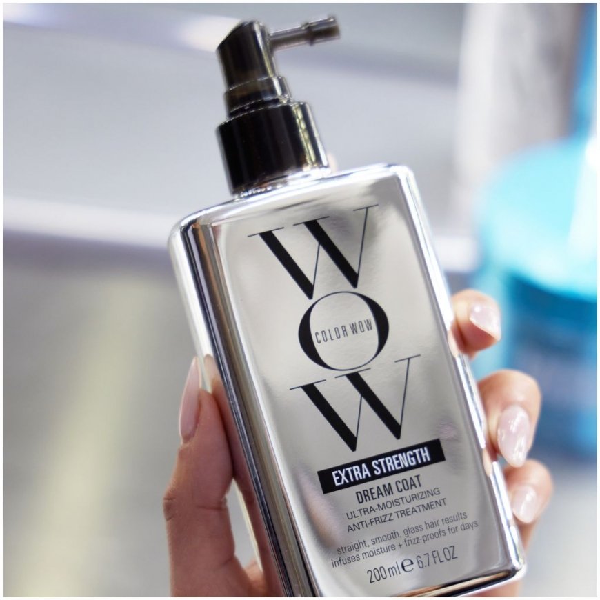 Color Wow Extra Strength Dream Coat Softening and Smoothing Treatment - Sprej proti krepatění a pórovitosti pro kudrnaté a vlnit