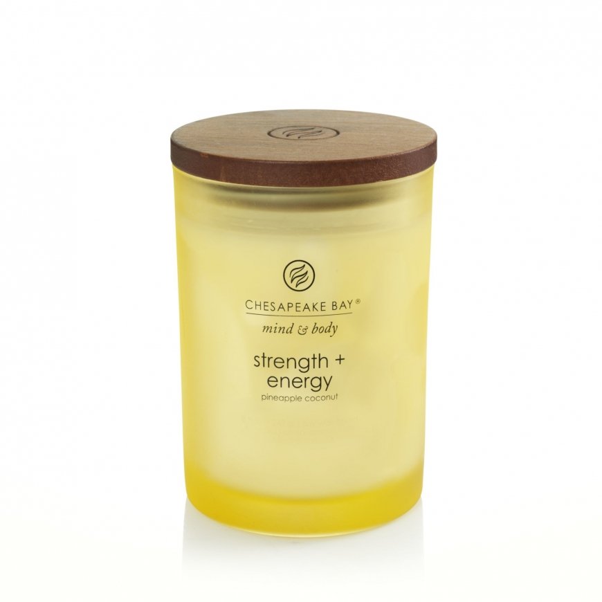 Chesapeake Bay Strength & Energy wax candle Cylinder Yellow