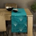 Eurofirany BLINK / 14 Aksominis stalo takelis su su dideliu art deco stiliaus vėduoklės raštu, 35X180 cm, spalva: tamsi turkio Eurofirany BLINK / 14 Aksominis stalo takelis su su dideliu art deco stiliaus vėduoklės raštu, 35X180 cm, spalva: tamsi turkio