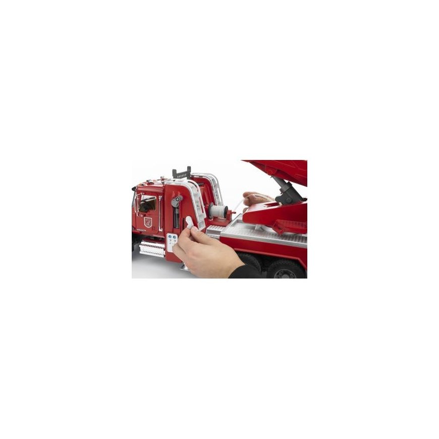 BRUDER MACK Granite fire engine with water pump – 5