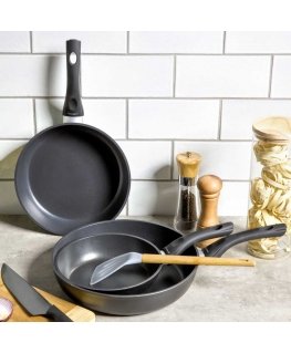 A set of pans with coating Ilag Magnat 3-elementowy AMBITION