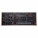 Secīgā Trigon 6 darbvirsma — polifoniskā analogā sintezators Secīgā Trigon 6 darbvirsma — polifoniskā analogā sintezators