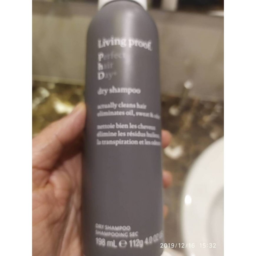 Living Proof Perfect Hair Day Dry Shampoo dry shampoo for fast g
