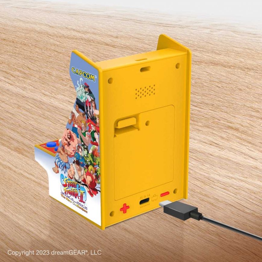 Dreamgear MY ARCADE Nano Player "Super Street Fighter II" portable game console – 5