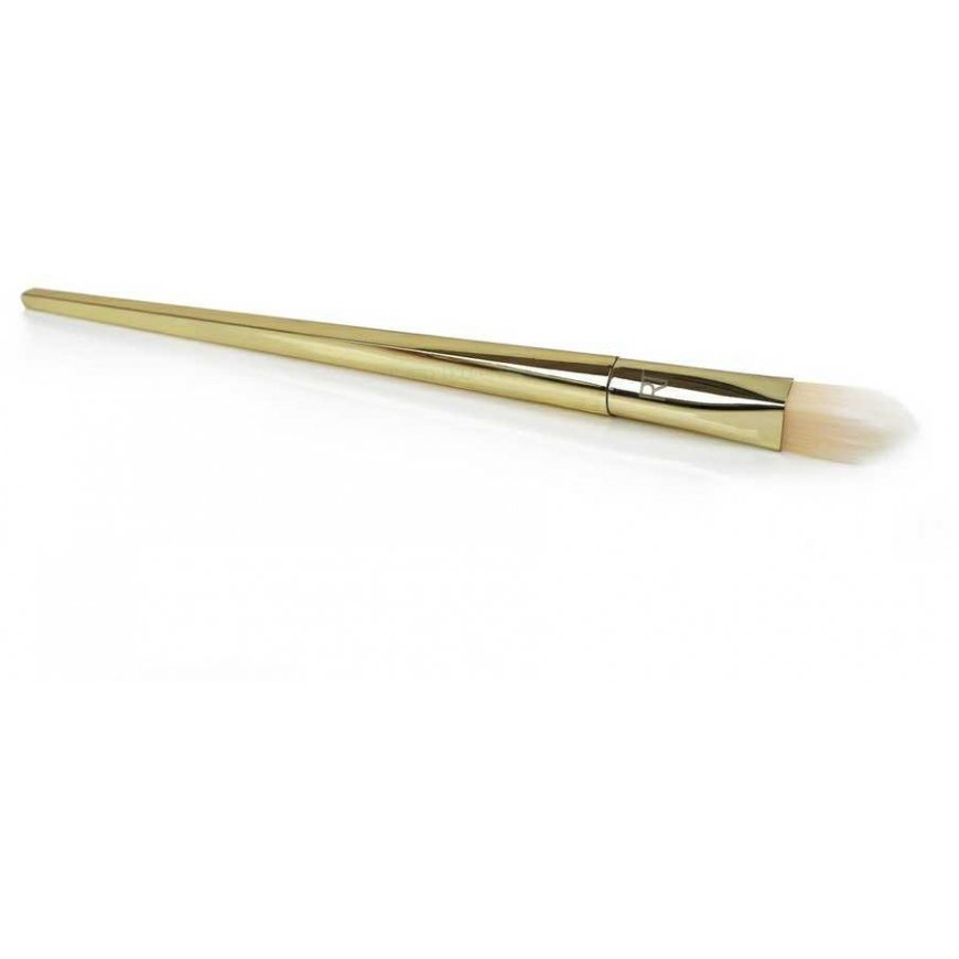Real Techniques Bold Metals Collection Triangle Concealer 102 triangular concealer brush