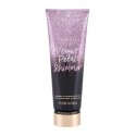 Victoria Secrets Victoria´s Secret Velvet Petals Shimmer Losjonas kūnui Victoria Secrets Victoria´s Secret Velvet Petals Shimmer Losjonas kūnui