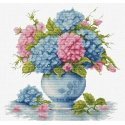 luca S Cross stitch kit "Vase with hydrangea" 26x26cm SB7033 luca S Cross stitch kit "Vase with hydrangea" 26x26cm SB7033