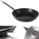 Frying pan induction Profi Line with odlewu aluminum powlekana tytanem śr. 240 mm - Hendi 629154 Frying pan induction Profi Line with odlewu aluminum powlekana tytanem śr. 240 mm - Hendi 629154