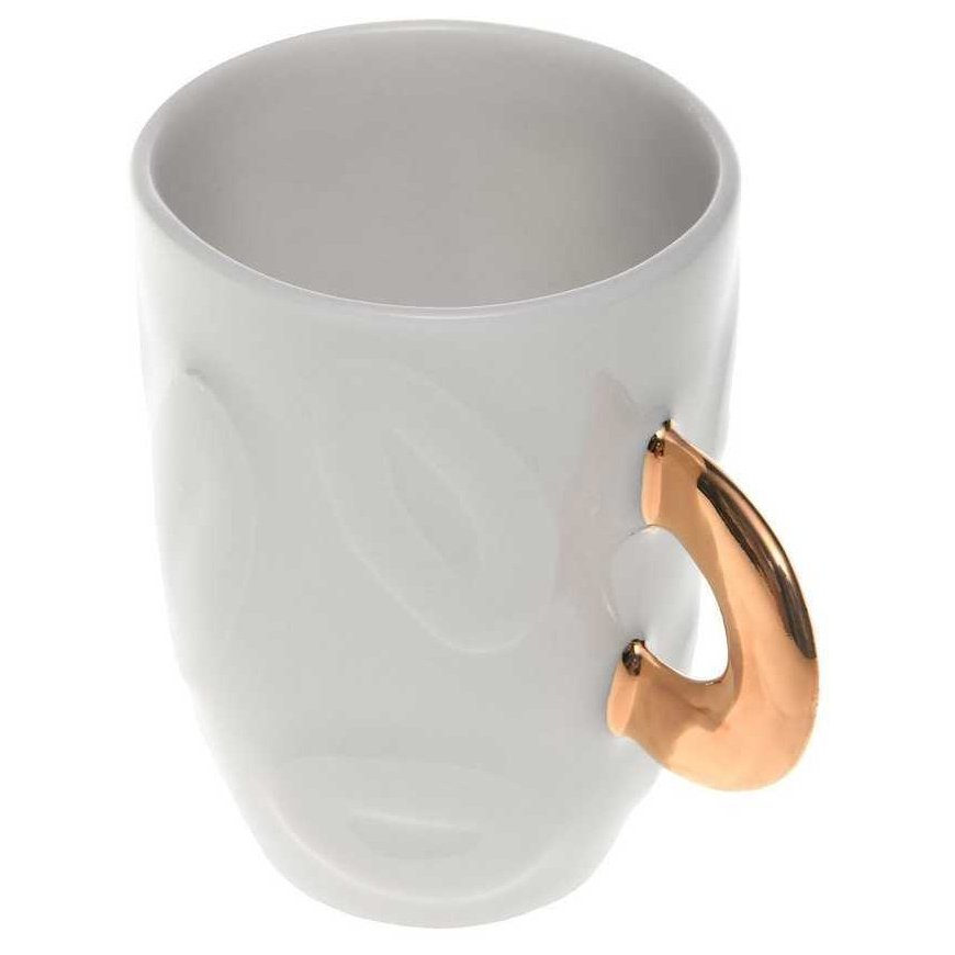 Detail Gold and silver metal cup WHITE