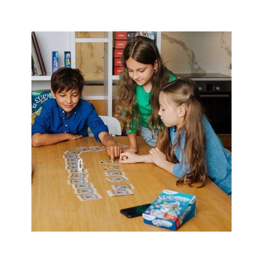Puzzle Trefl Family Card Game Spy Guy 5+ – 4