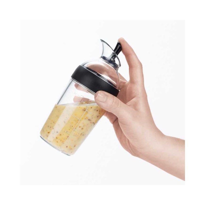OXO-Shaker with dressing 236ml. Black, good grips