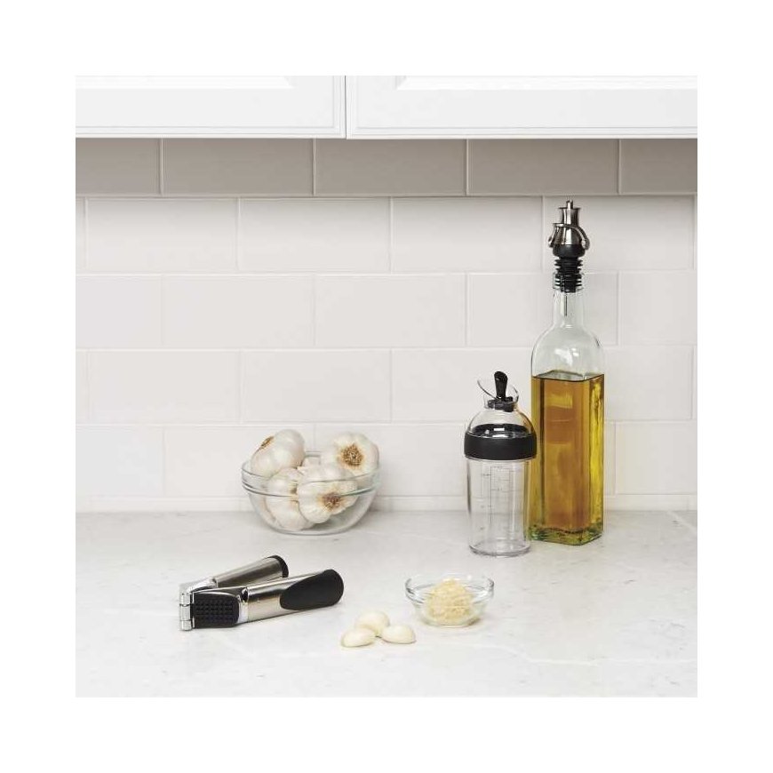 OXO-Shaker do dressingu 236ml. Juodas, geros rankenos – 5