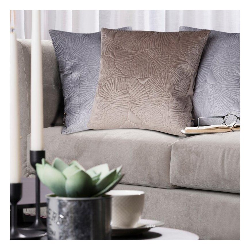 Eurofirany VELVET / 58 Soft velvet pillowcase with embossed ginkgo leaf pattern, 45X45 cm, color: burgundy – 5
