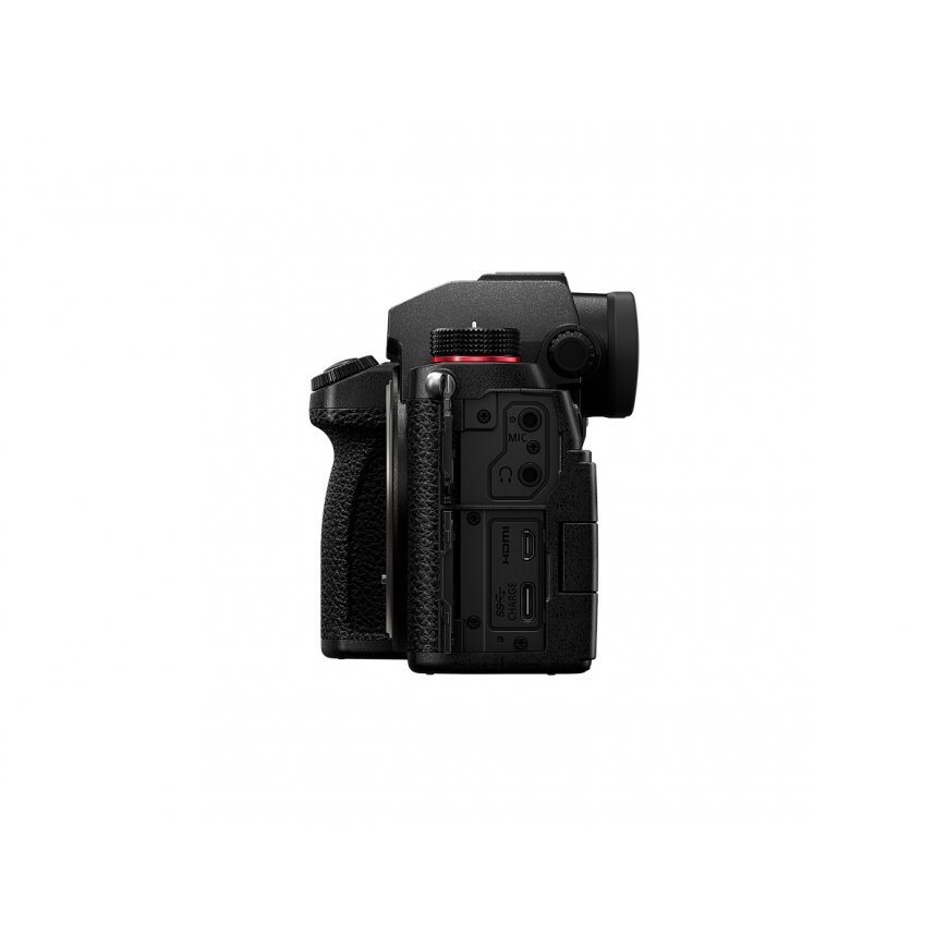 Panasonic Lumix S5 + S 20-60mm F3.5-5.6 – 4