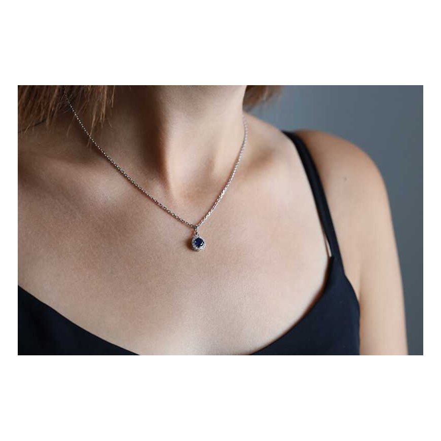 Beneto Luxury pendant with blue zircon