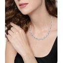 Hugo Boss Unmissable teräskaulakoru Halia-kiteillä 1580578 Hugo Boss Unmissable teräskaulakoru Halia-kiteillä 1580578