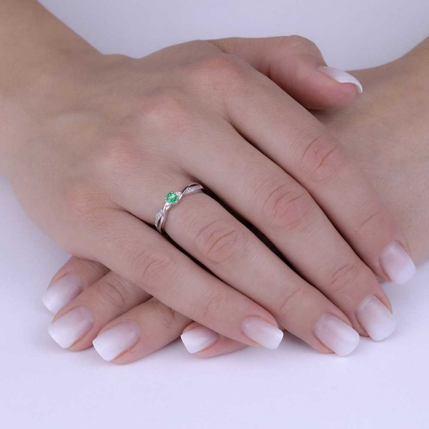 Silvego Silver ring with real natural emerald, size: 55 (JJJR1100ER) – 3