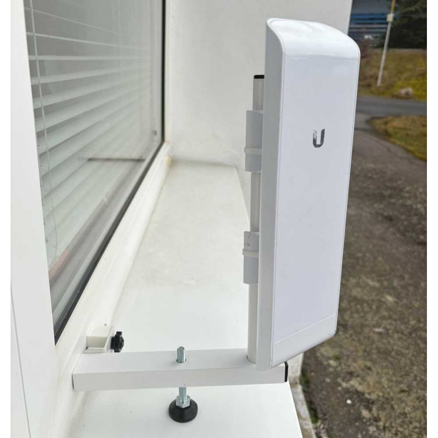Router Conexpro Antenna holder for plastic window "L", length 17.5cm, height 25cm, diameter 20mm, retail package – 2