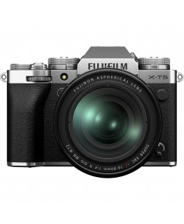 Fujifilm X -T5 + XF16-80mmF4 R OIS WR MILC 40,2 MP X-Trans CMOS 5 HR 7728 x 5152 pikseliä Hopea