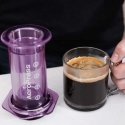 AeroPress - läpinäkyvä violetti kahvinkeitin