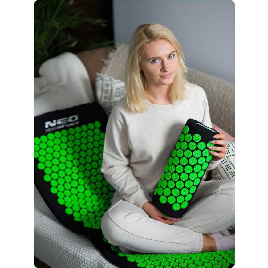 Dotted mat with spikes Neo-Sport NS-901 black and green – 3
