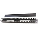 Alkuperäinen 19" kytkentäpaneeli 1U, metallia muovikannella, 40x50mm, läpivienti, musta Alkuperäinen 19" kytkentäpaneeli 1U, metallia muovikannella, 40x50mm, läpivienti, musta