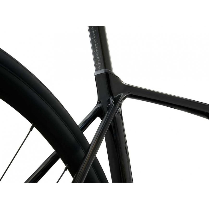 Giant TCR Advanced 2 KOM Carbon Road Bike (2025) – 3