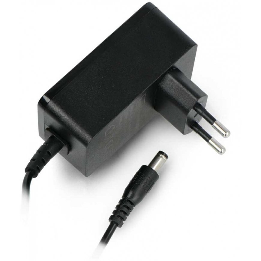 JustPi 12V/2.5A virtalähde Arduinolle - DC 5.5/2.1mm pistoke – 2