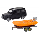 Lean Toys musta maasturi peräkärryllä ja oranssilla veneellä lapsille Lean Toys musta maasturi peräkärryllä ja oranssilla veneellä lapsille