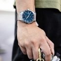 Miesten rannekello CASIO MTP-VD03D-2A2 + LAATIKKO Miesten rannekello CASIO MTP-VD03D-2A2 + LAATIKKO