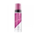 St. Tropez Tantour & Applicator brush for applying and contouring self-tanning products St. Tropez Tantour & Applicator brush for applying and contouring self-tanning products