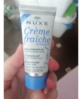 Creme Fraiche De Beauté Kosteuttava Voide, Meikin Poisto Maitoa
