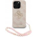 Guess PU 4G Metal Logo -hihna, joka on suunniteltu Apple iPhone 15 Pro Max:lle, vaaleanpunaisena. Guess PU 4G Metal Logo -hihna, joka on suunniteltu Apple iPhone 15 Pro Max:lle, vaaleanpunaisena.