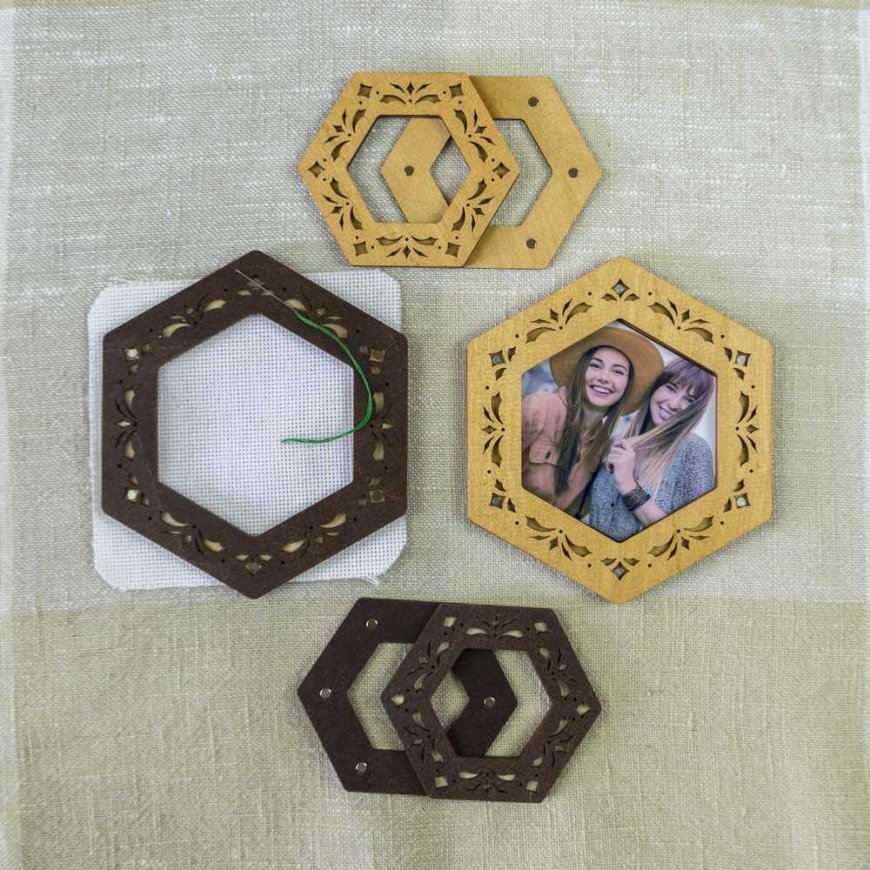 BOBKOVA ANNA FOP, reg. Nr. 2917408480 Ring with magnets 14x16 cm (Oak) PM-018-1416O – 3