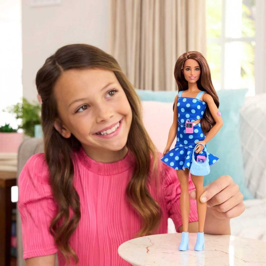 Кукла Mattel BARBIE в синем платье, страдающая диабетом (HYT97) – 5