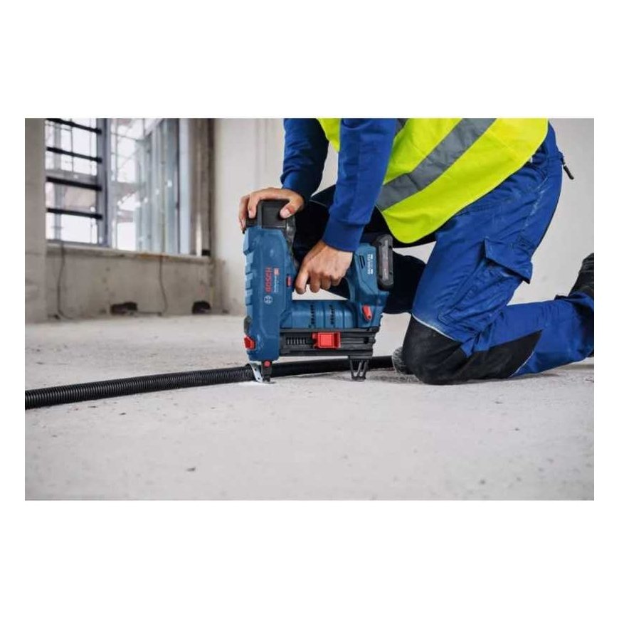 BOSCH GNB 18V-40 Solo cordless nailer with accessories – 4