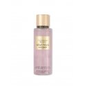 Victoria Secrets Victoria's Secret unistav Petals kehapihusti 250 ml (naistele) Victoria Secrets Victoria's Secret unistav Petals kehapihusti 250 ml (naistele)