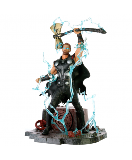 Diamond Select Marvel Avengers Thor diorama -figuuri