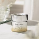 Estée Lauder Re-Nutriv Ultimate Radiant White Brightening Youth näonaha niisutaja Naised 50 ml Pasta