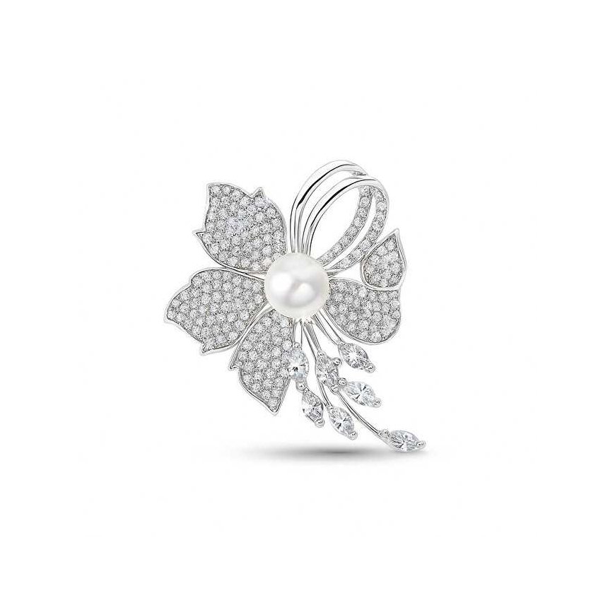 Shiny flower brooch with artificial pearls and silver