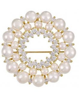 Charming pearl brooch with golden crystals