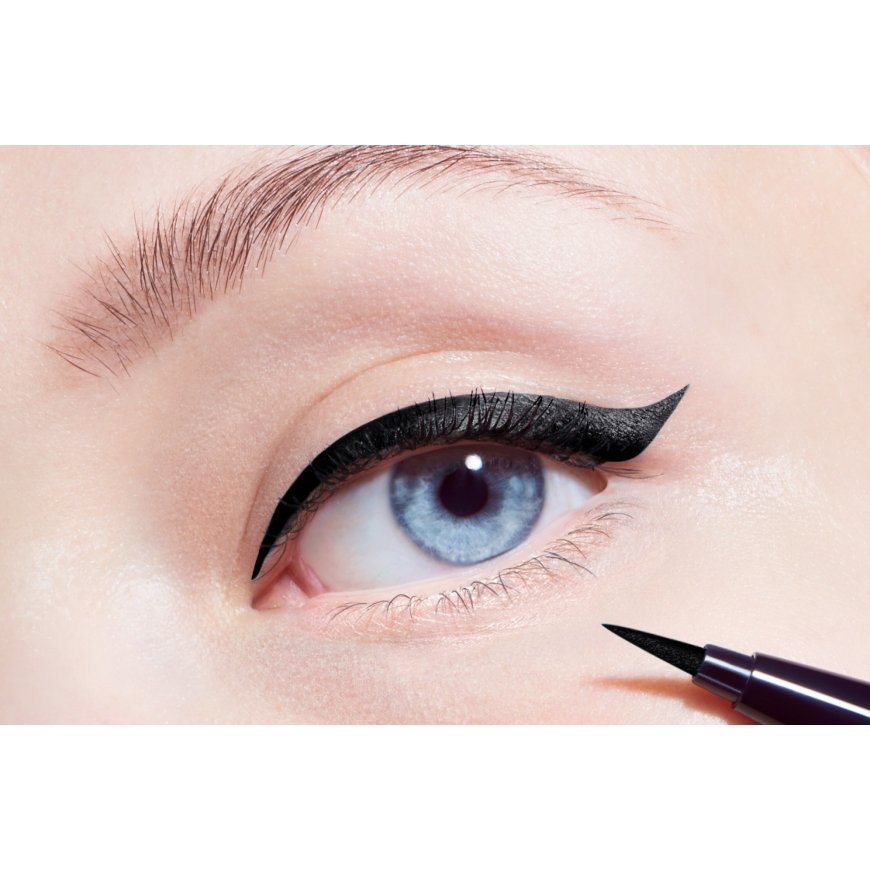 Dior Diorshow On Stage Liner silmapliiats Vedelik 096 Satin Black – 2