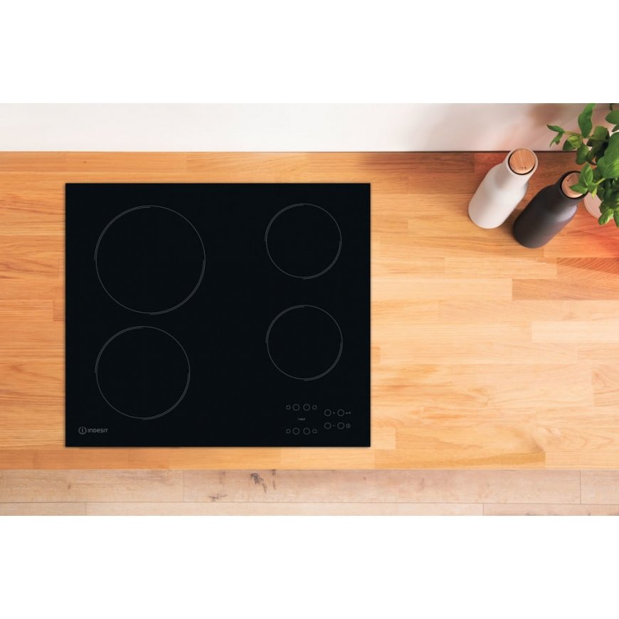 Indesit AAR 160 C Melns Iebūvēts 58 cm Keramika 4 zone(s) – 2