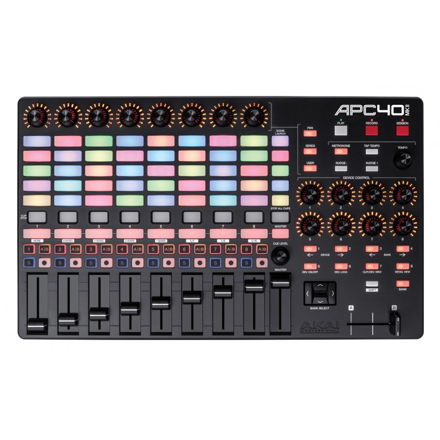 Akai APC40 MKII 9 kanalid Must