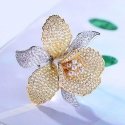 Luxury double-sided flower-shaped brooch in gold
