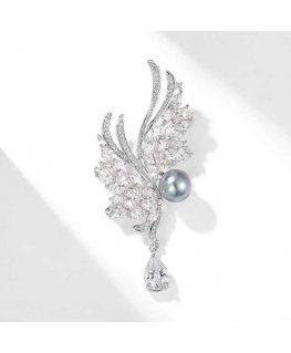 Luxury brooch with crystals and pearls, silver-plated