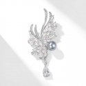 Luxury brooch with crystals and pearls, silver-plated Luxury brooch with crystals and pearls, silver-plated