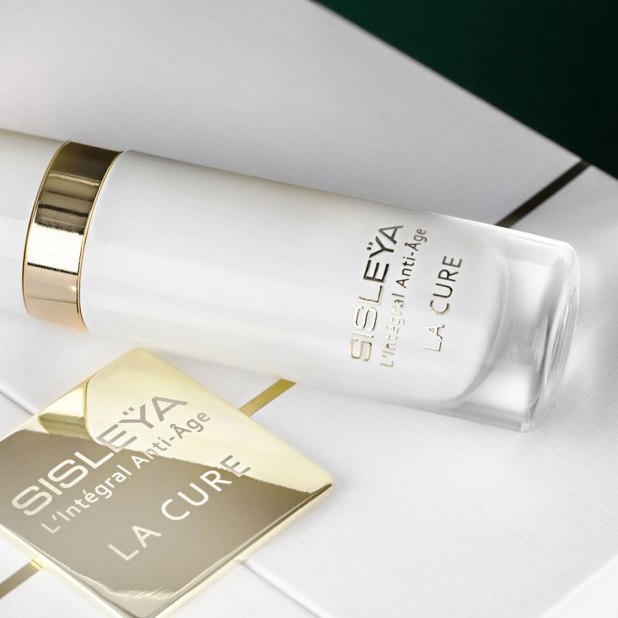 Sisley Sisleÿa L'intégral Anti-âge La Cure Näoseerum 10 ml Naised – 2